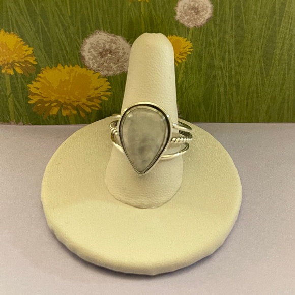 Moonstone Ring - Picture 1 of 5